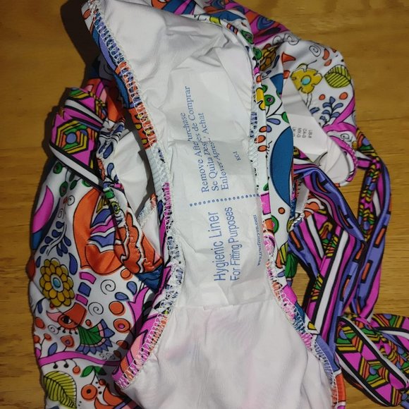 NWT TRINA TURK Jungle Beach Paisely-Print Plunging Cross-Back One-Piece Swimsuit - Picture 6 of 8